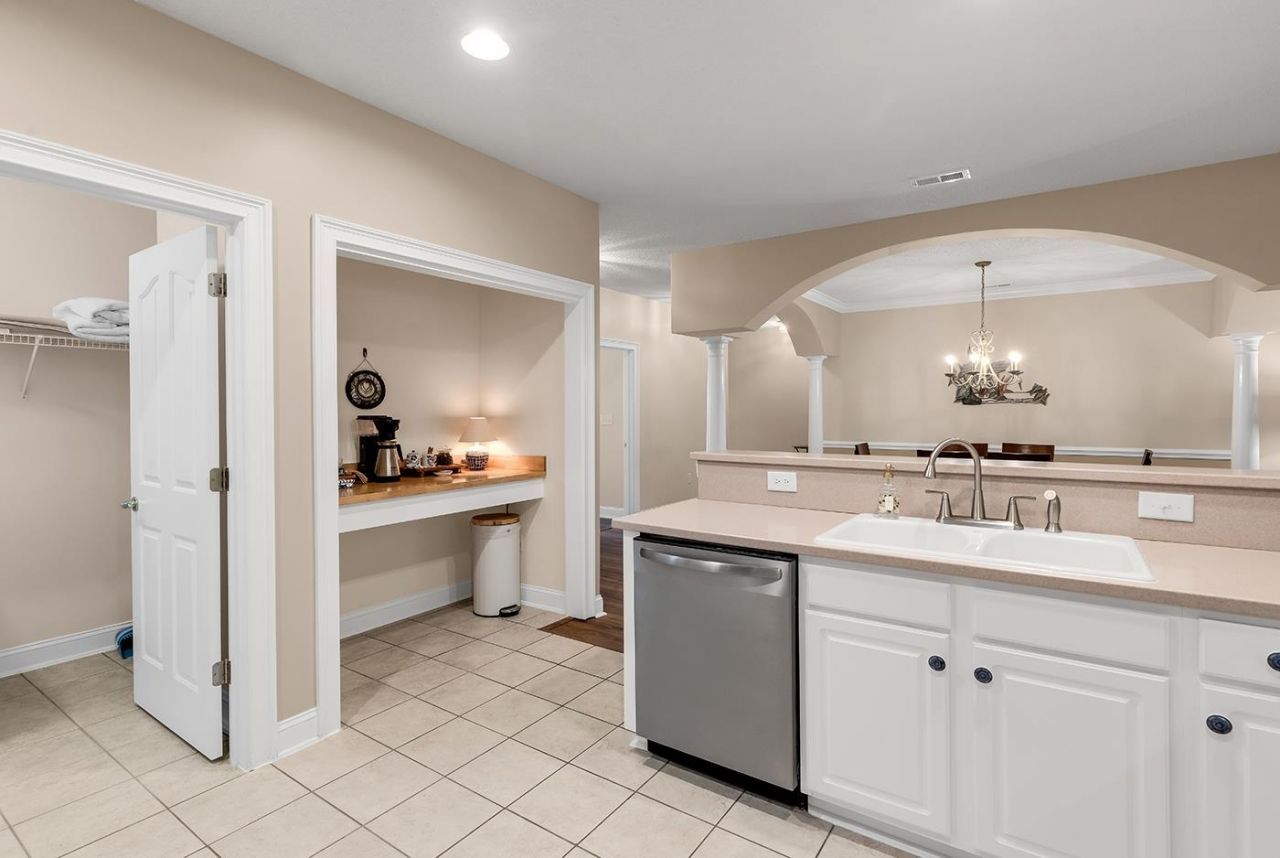 2450 Marsh Glen Dr.  Photo 15