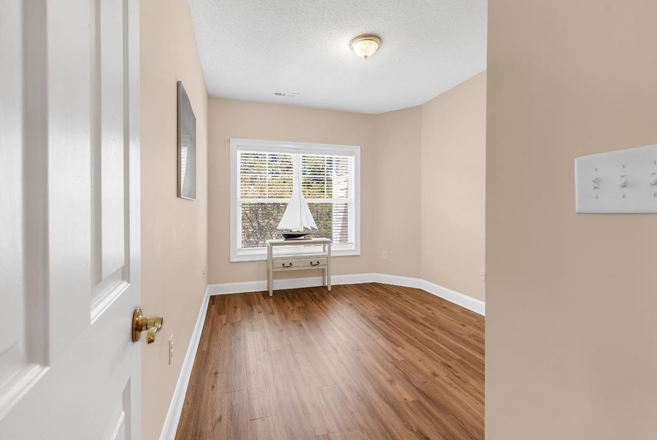 2450 Marsh Glen Dr.  Photo 36