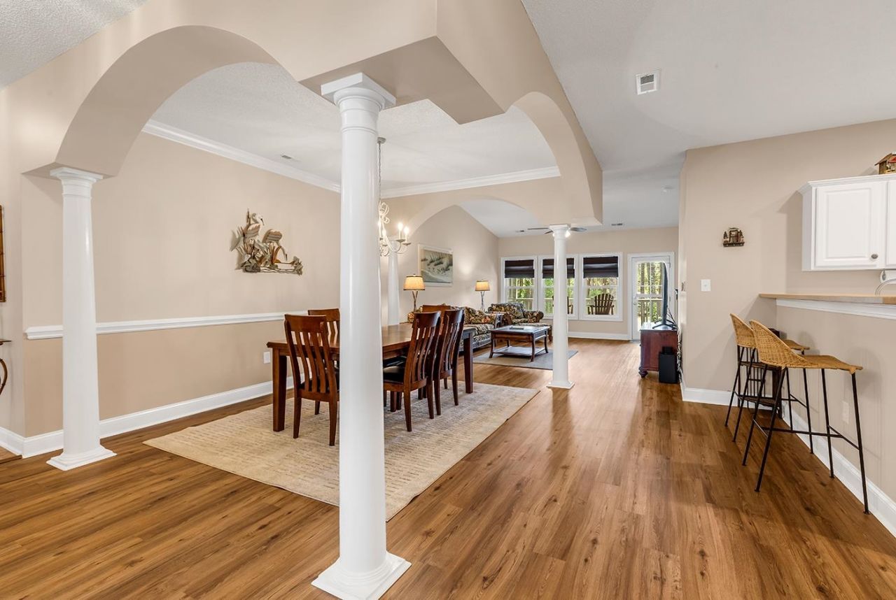 2450 Marsh Glen Dr.  Photo 8