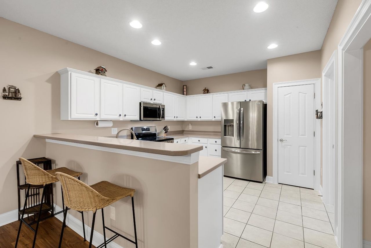 2450 Marsh Glen Dr.  Photo 9