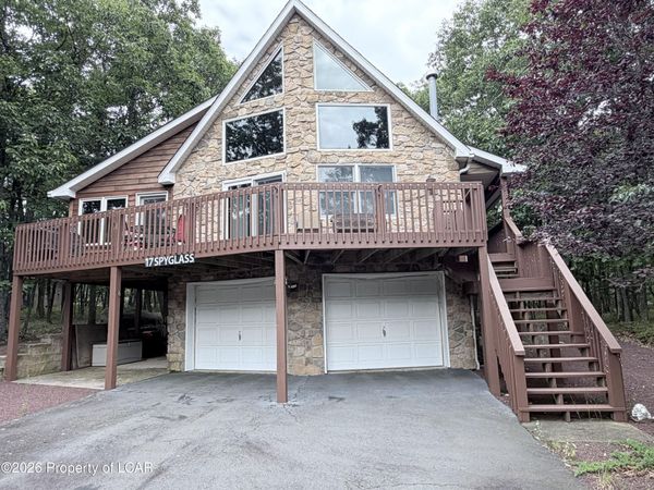 17 Spyglass Drive, Hazleton, PA 18202