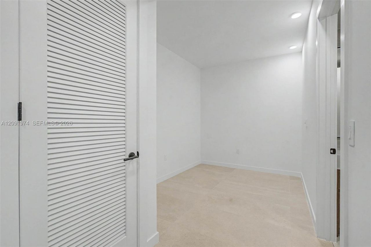 2200 Brickell Ave, Unit 406, Miami, FL 33129 Photo