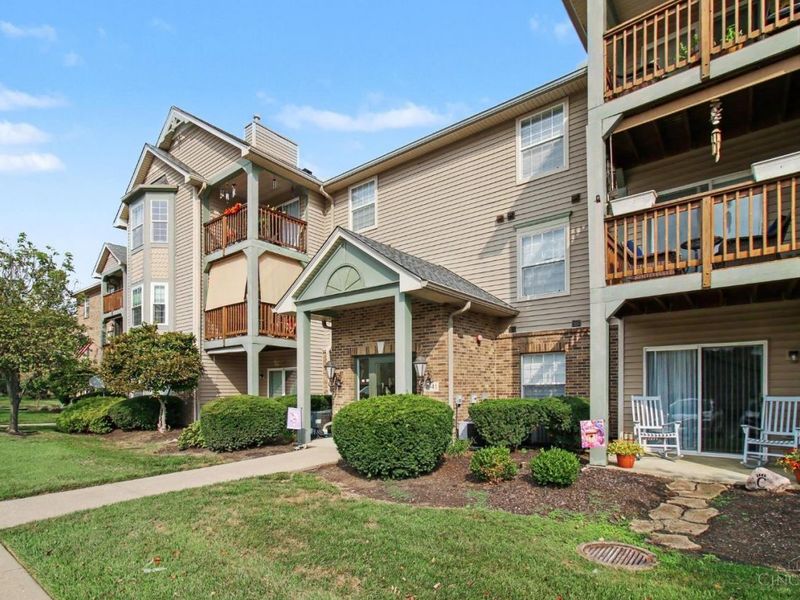 4941 N Arbor Woods Court, Unit 301, Green Township, OH 45248 Photo 3