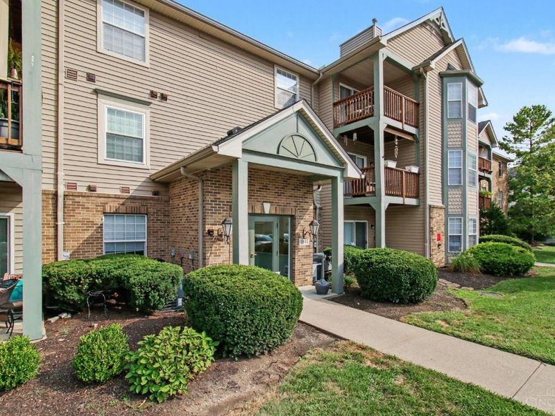 4941 N Arbor Woods Court, Unit 301, Green Township, OH 45248 Photo 4
