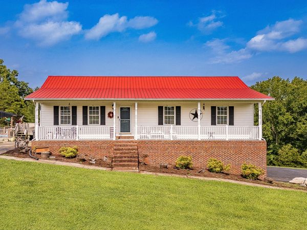161 Phipps Street, Surgoinsville, TN 37873