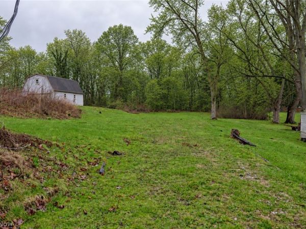 1713 Woods Road , Akron, OH 44306
