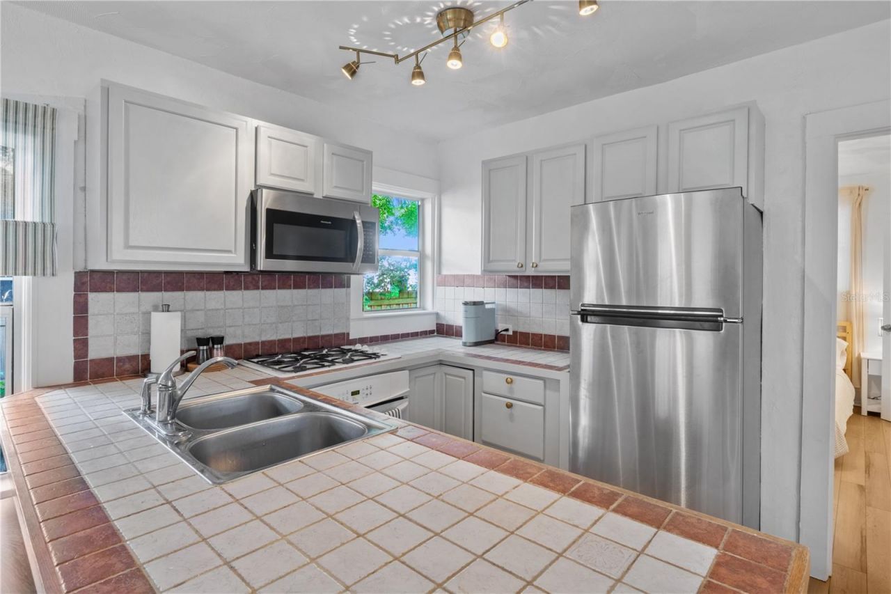 918 16th Street W, Bradenton, FL 34205 Photo