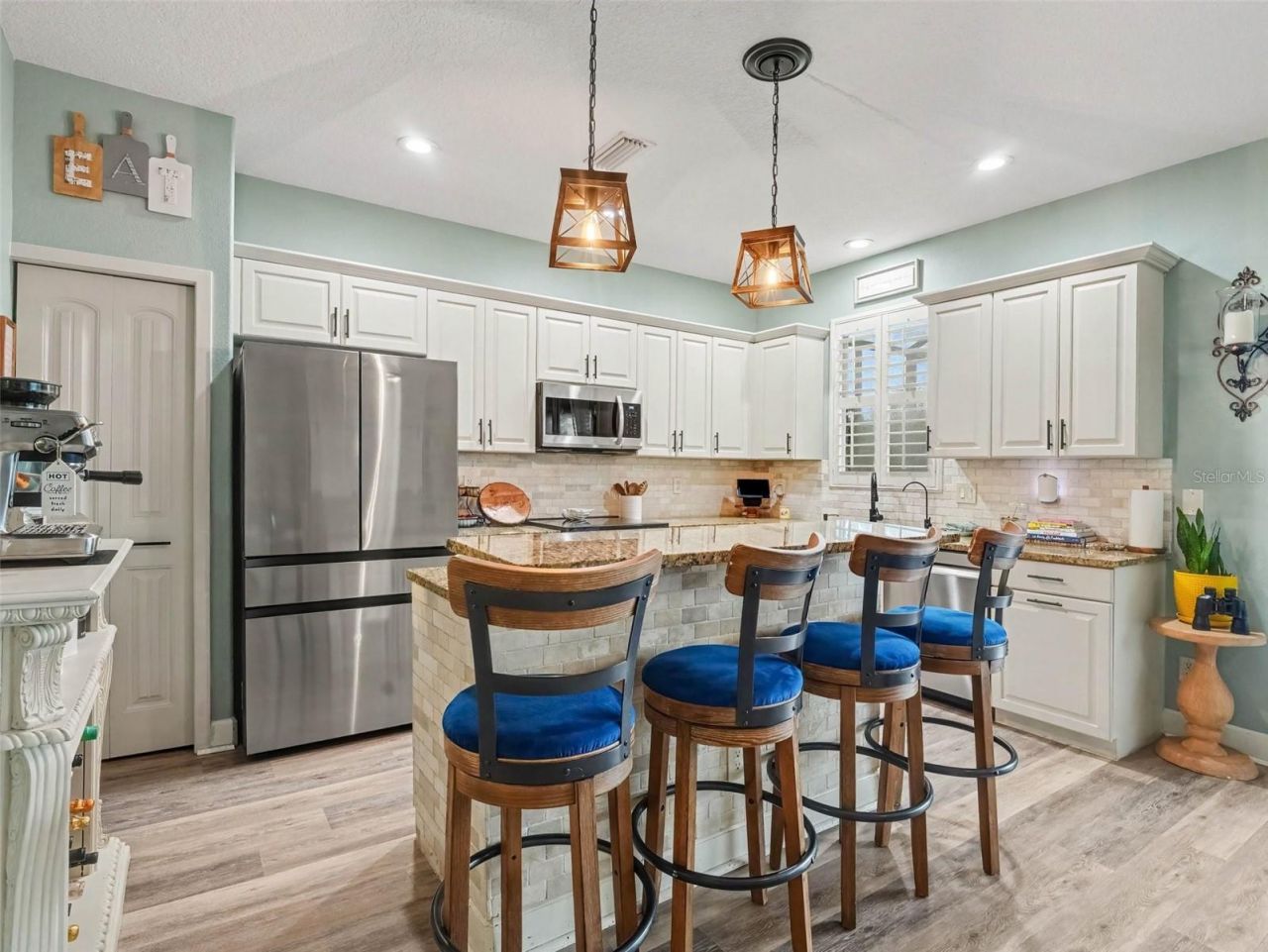7124 34th Street E, Sarasota, FL 34243 Photo