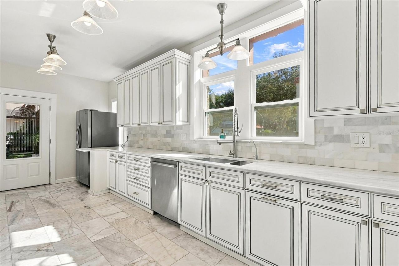 955 39th Avenue N, Saint Petersburg, FL 33703 Photo