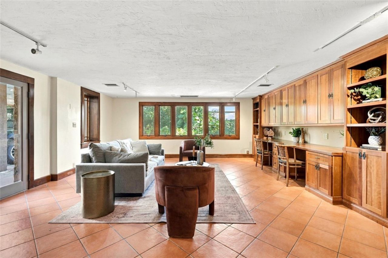 955 39th Avenue N, Saint Petersburg, FL 33703 Photo