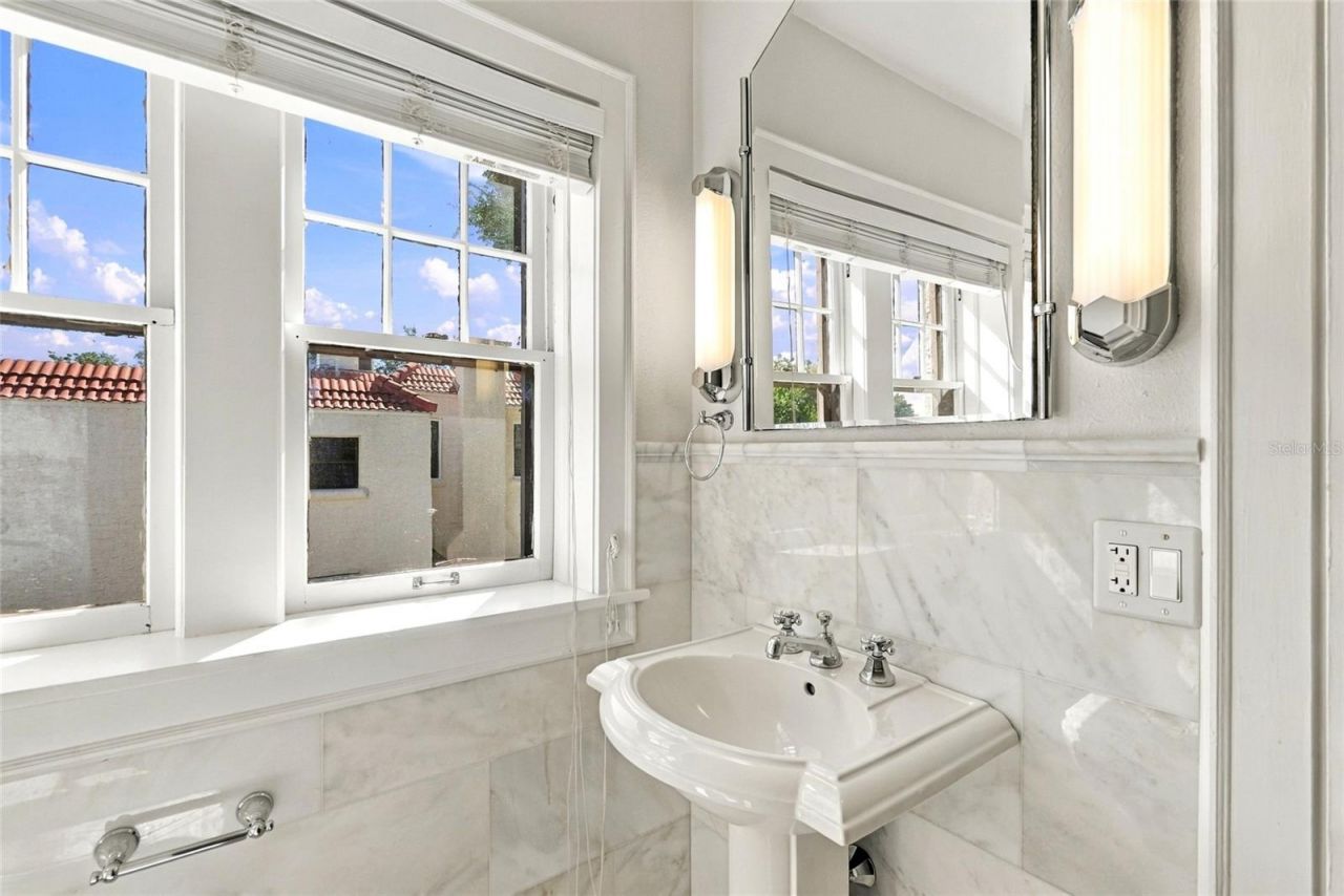 955 39th Avenue N, Saint Petersburg, FL 33703 Photo