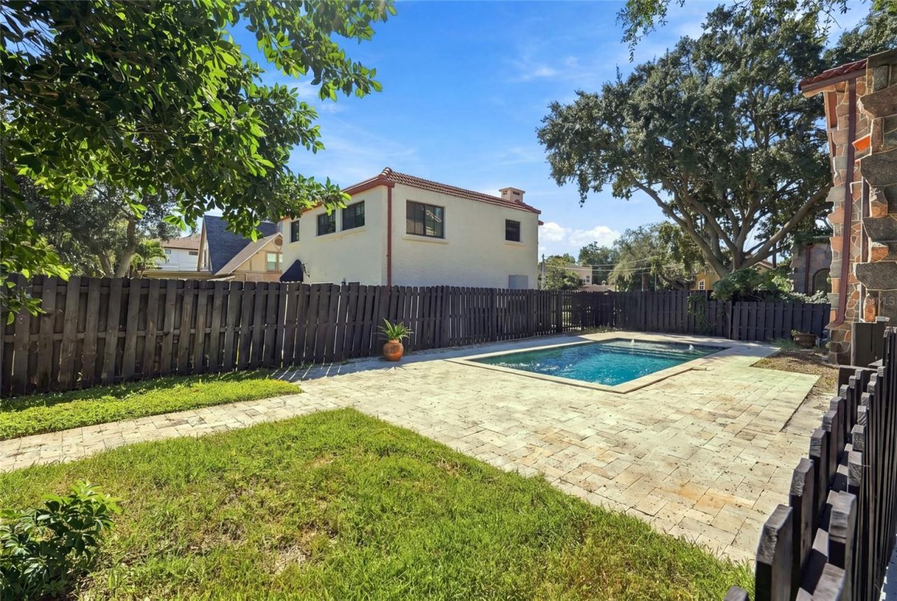 955 39th Avenue N, Saint Petersburg, FL 33703 Photo