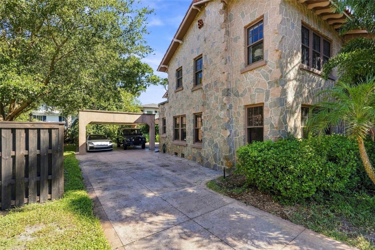 955 39th Avenue N, Saint Petersburg, FL 33703 Photo