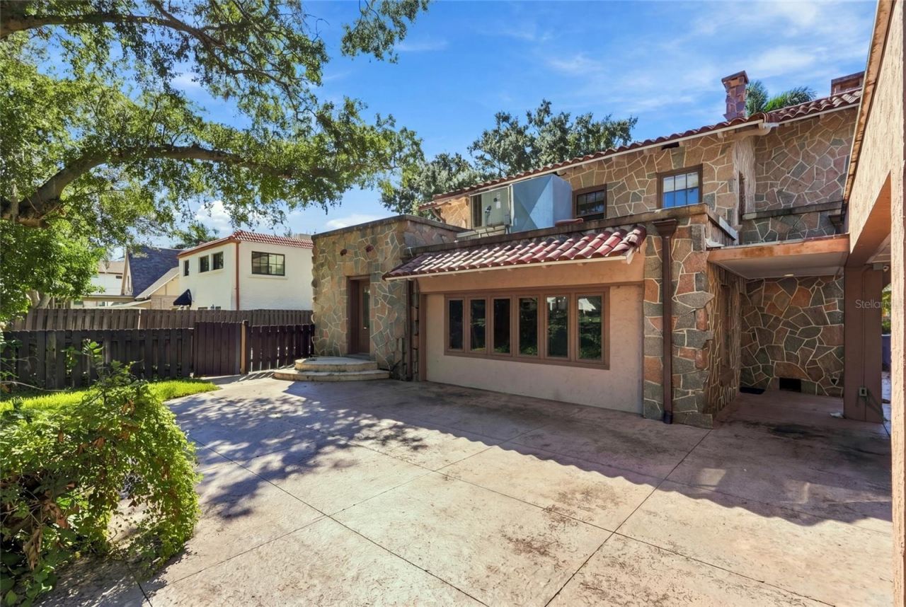 955 39th Avenue N, Saint Petersburg, FL 33703 Photo
