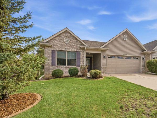 3302 ANASTASIA, Muscatine, IA 52761