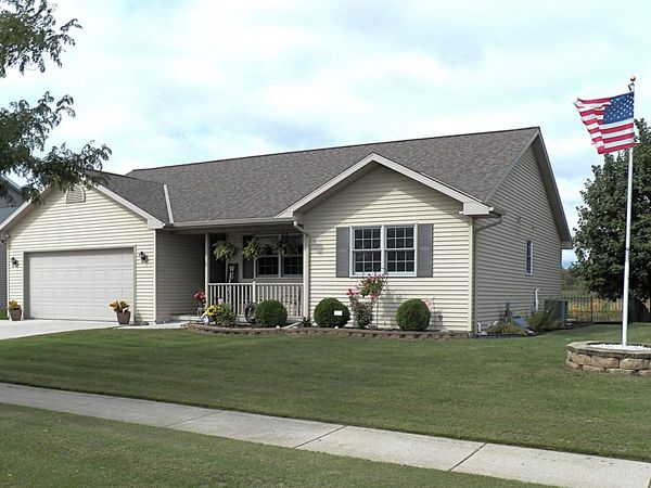 4502 Ridge Ct, Manitowoc, WI 54220