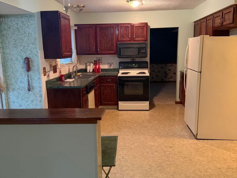 5025 Springdale Boulevard , Hilliard, OH 43026 Photo 3