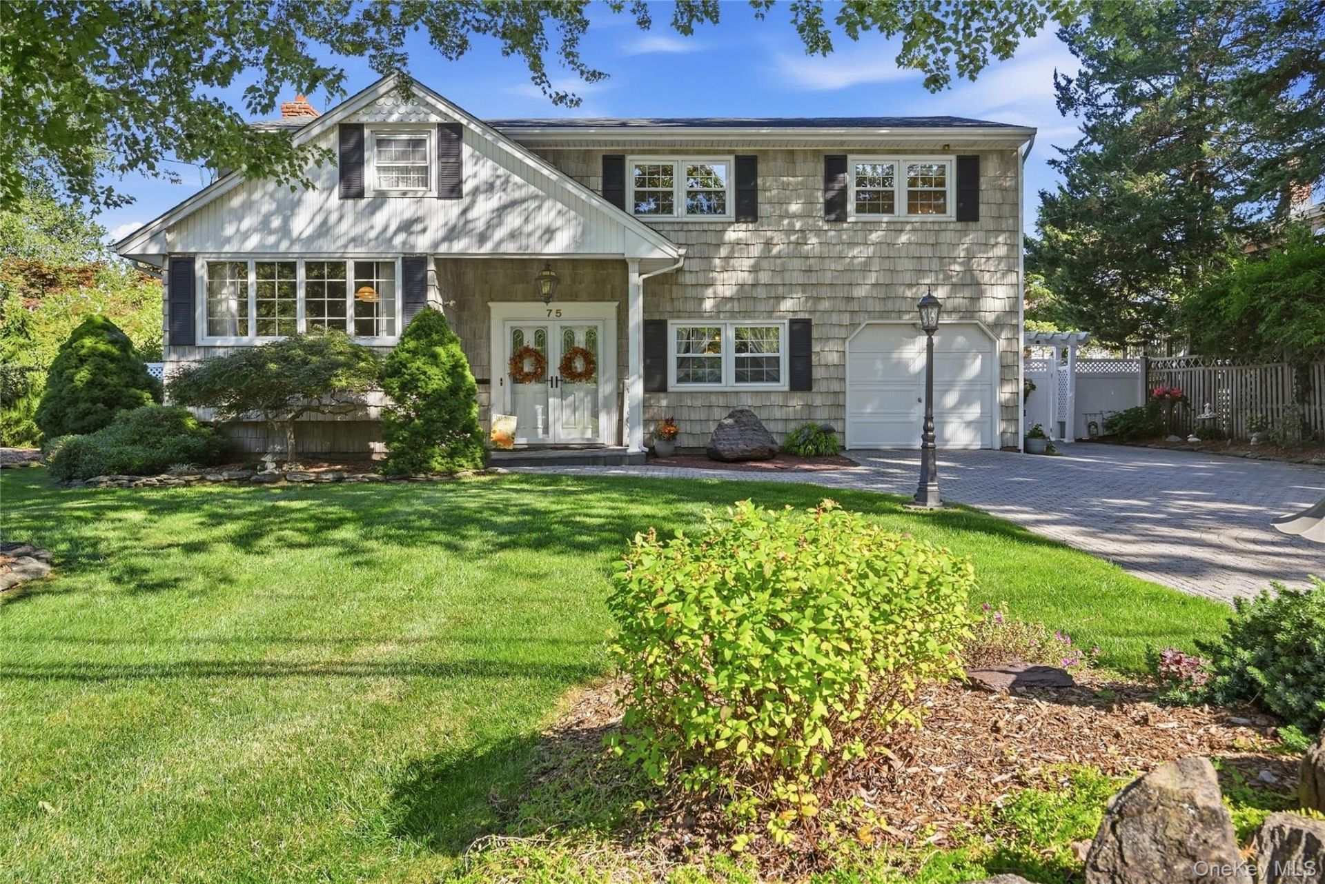 75 Bayview Drive , Oakdale, NY 11769 Main Photo