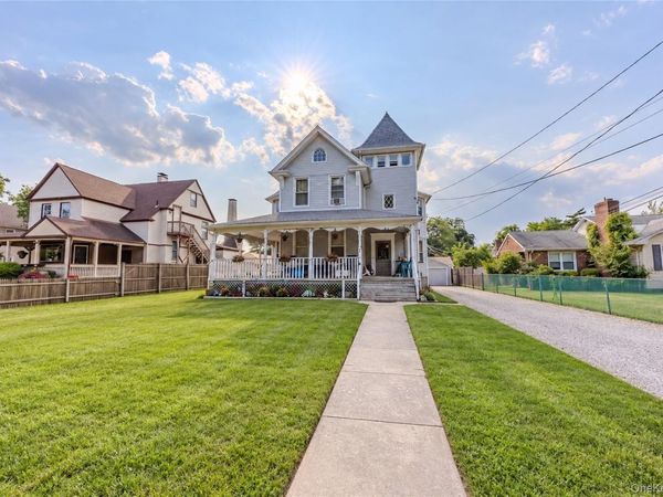 38 Park Avenue , Amityville, NY 11701