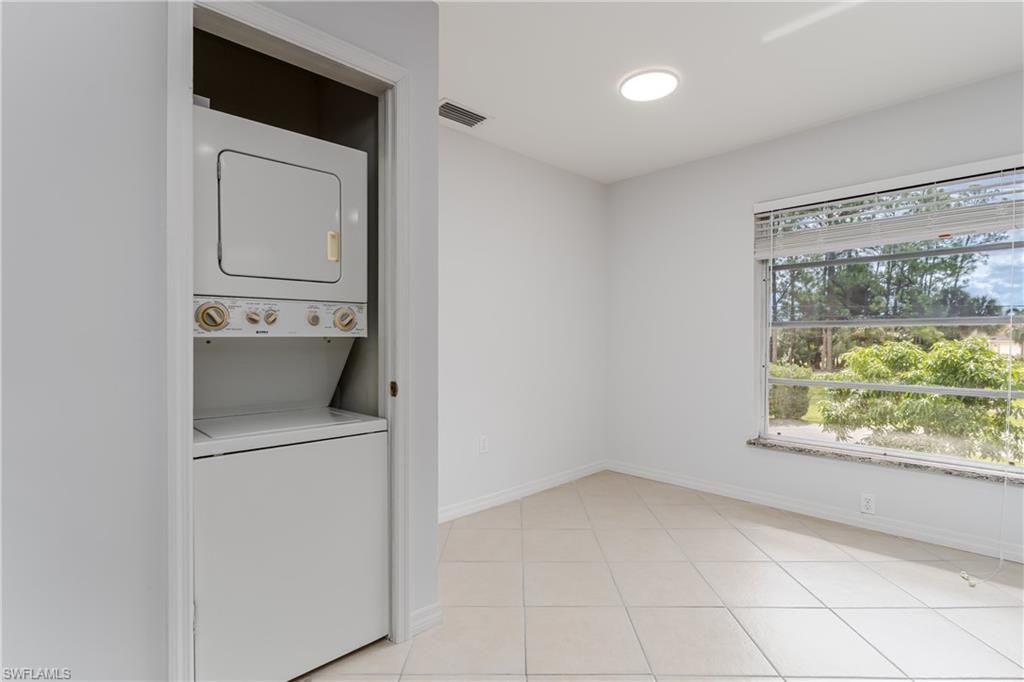 180 Cypress Way E, Unit B212, Naples, FL 34110 Photo