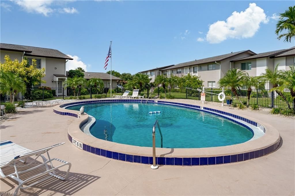 180 Cypress Way E, Unit B212, Naples, FL 34110 Photo