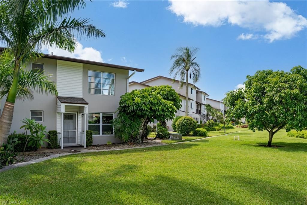 180 Cypress Way E, Unit B212, Naples, FL 34110 Photo