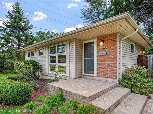 1330 N Oak Street, Rochester, Mi 48307