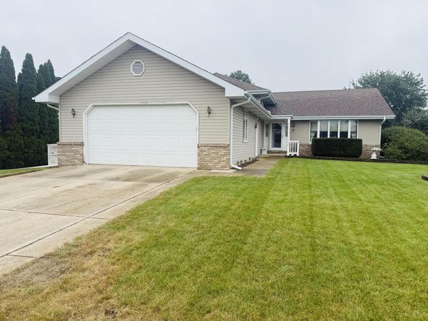 1401 Capri Lane , Dyer, IN 46311