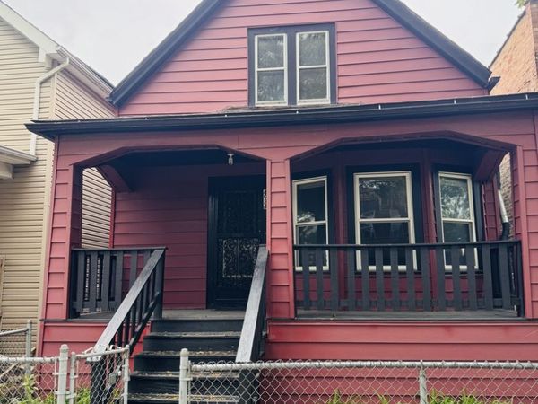 4934 W Iowa Street, Chicago, IL 60651