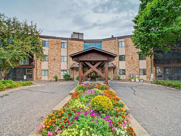 2680 Oxford Street N, Unit 145, Roseville, MN 55113