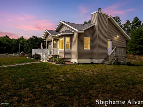 8616 S 72nd Avenue, Montague, MI 49437