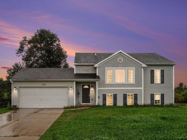 14627 Ivorystone Drive NE, Cedar Springs, MI 49319