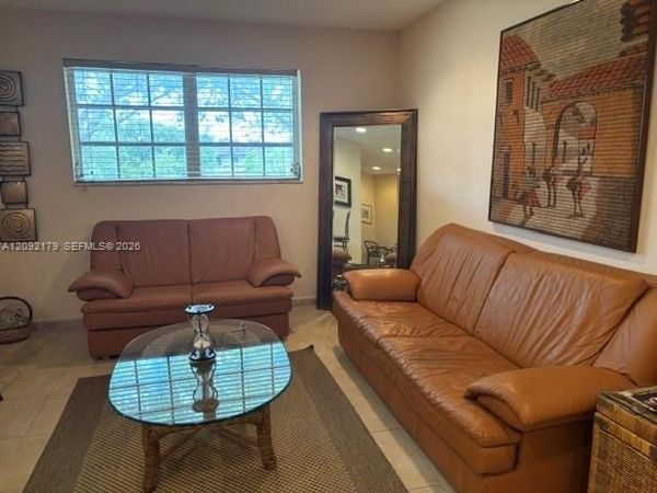 7928 Camino Cir, Unit D-8, Miami, FL 33143