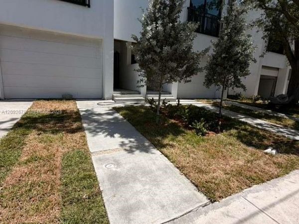138 NW 33rd St , Miami, FL 33127