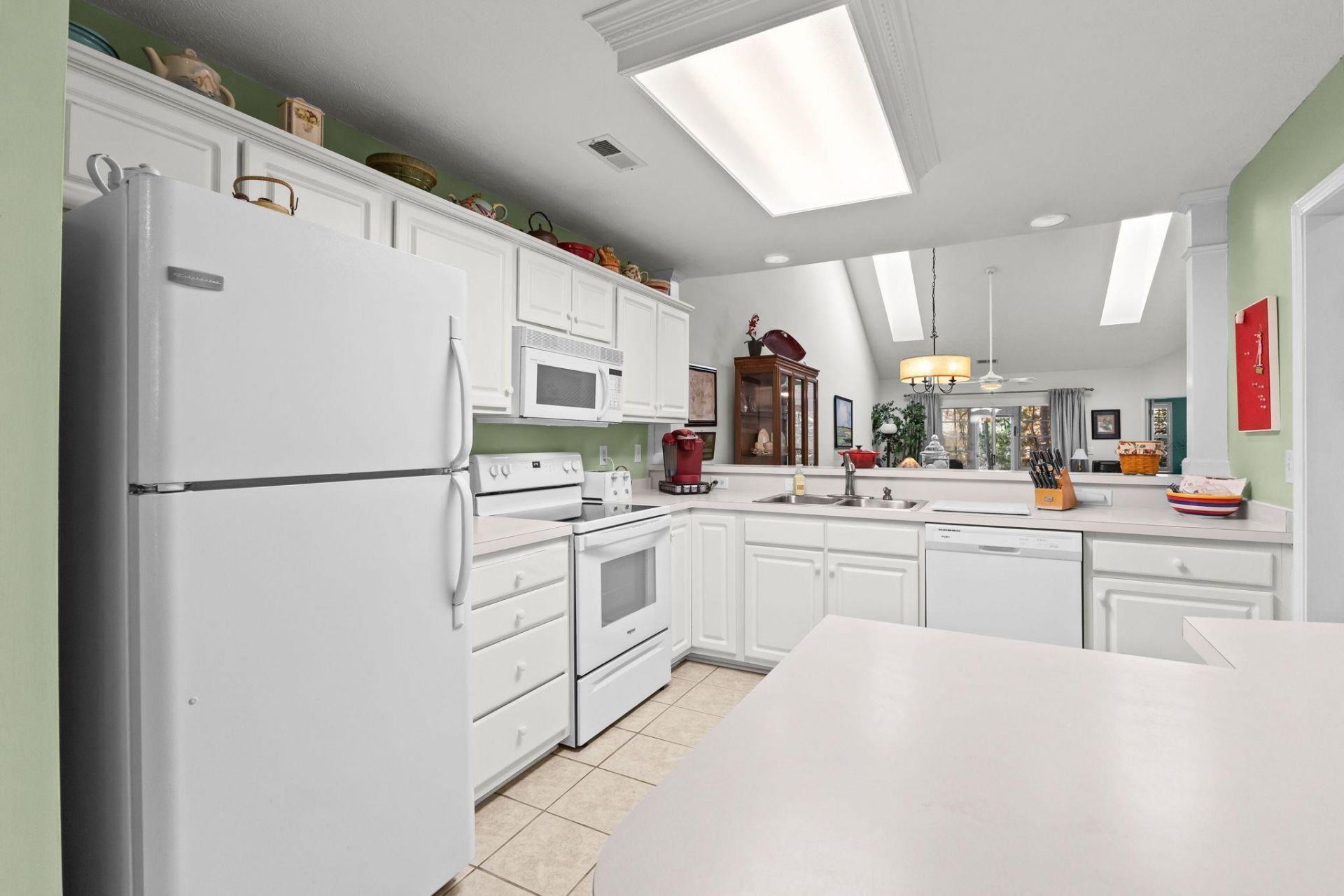 4540 Eastport Blvd.  Photo 23