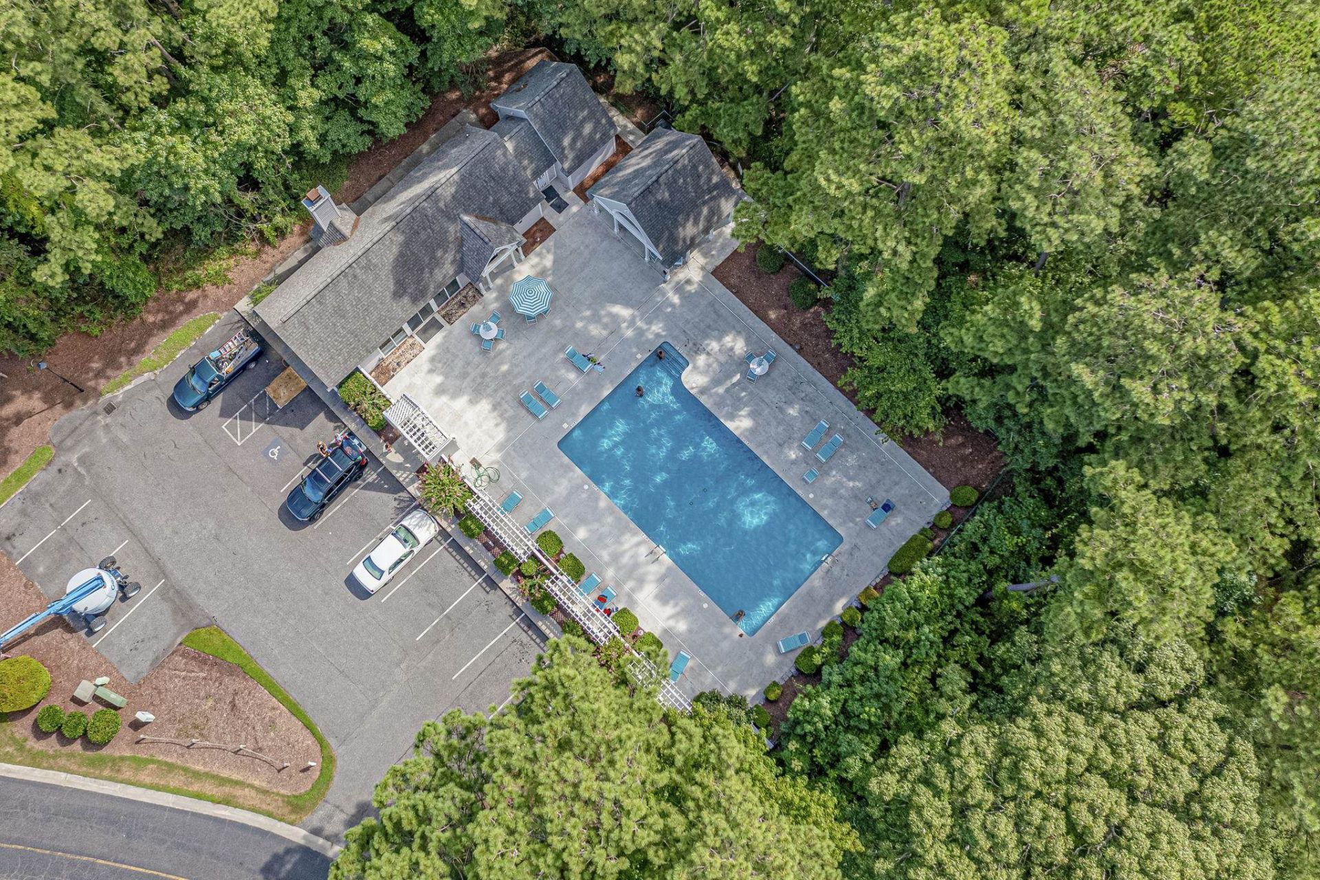 4540 Eastport Blvd.  Photo 45