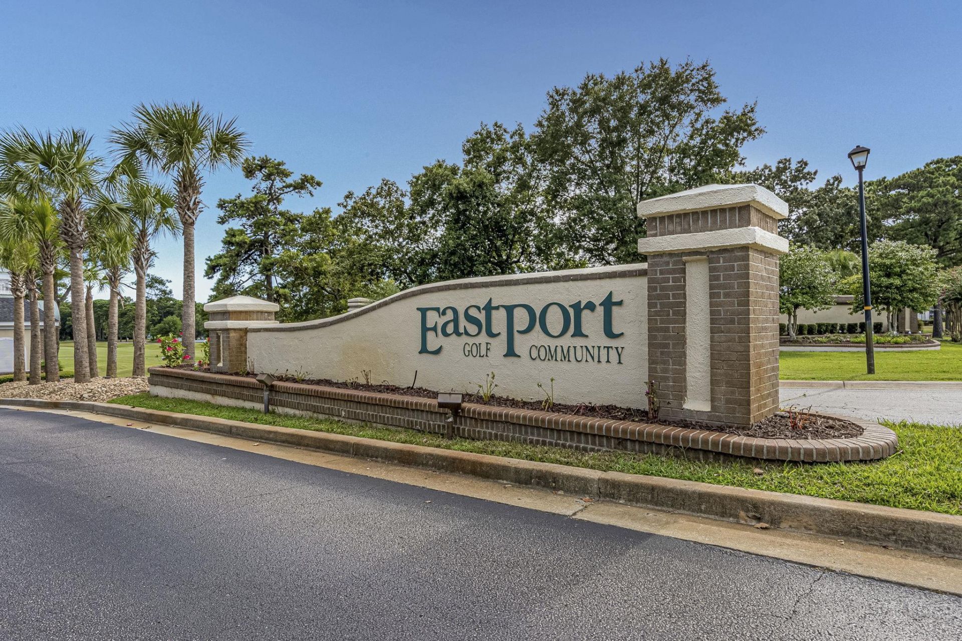 4540 Eastport Blvd.  Photo 53