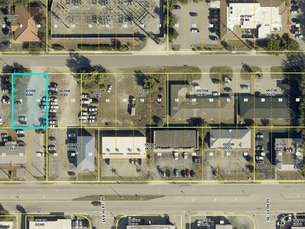 1318 SE 8th TER , CAPE CORAL, FL 33990