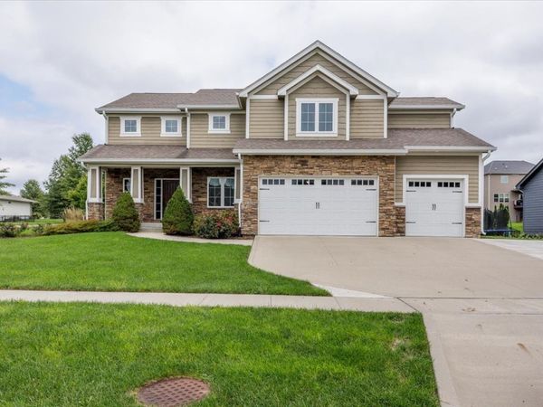 1406 S Sugar Creek Court , West Des Moines, IA 50266