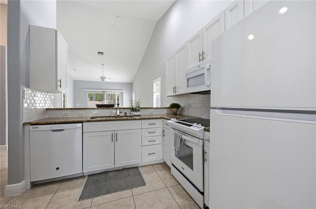 3505 Avion Woods Ct, Unit 904, Naples, FL 34104 Photo