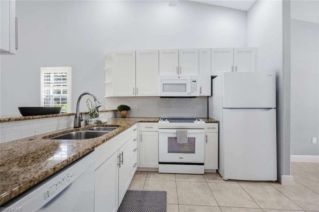 3505 Avion Woods Ct, Unit 904, Naples, FL 34104 Photo