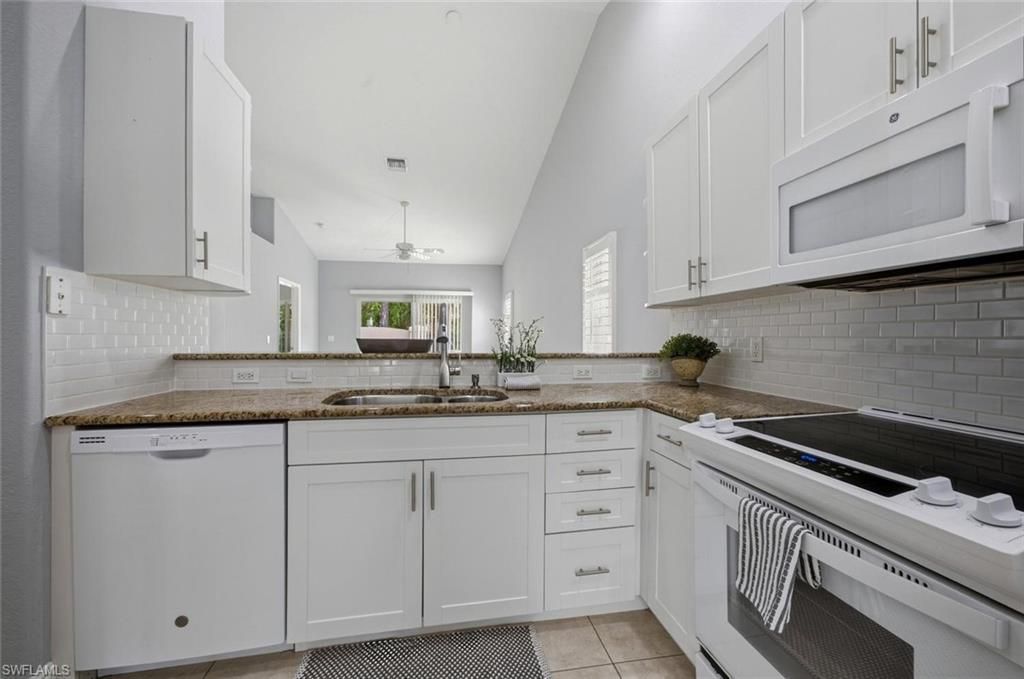 3505 Avion Woods Ct, Unit 904, Naples, FL 34104 Photo
