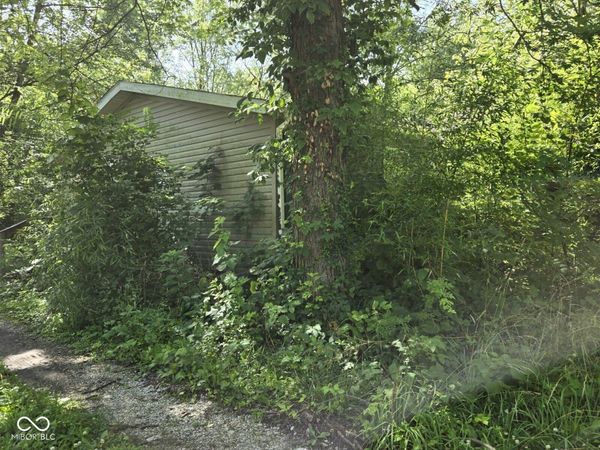 1017 S Orchard Street, Farmersburg, IN 47850