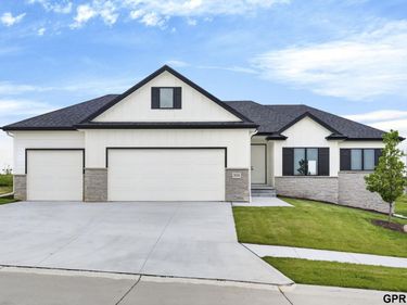 20102 S Street, Omaha, NE 68135