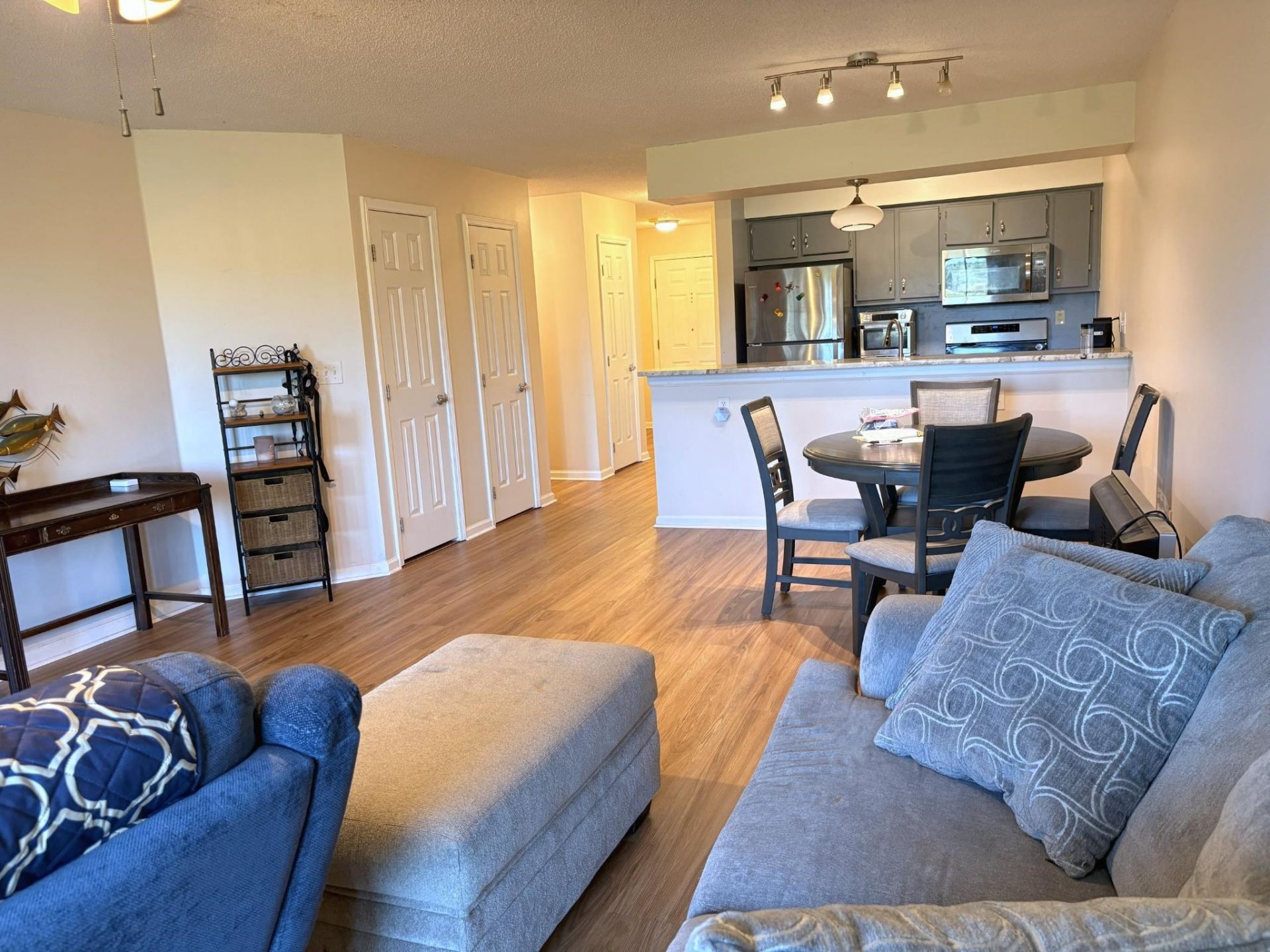 4990 Windsor Green Way Photo 15