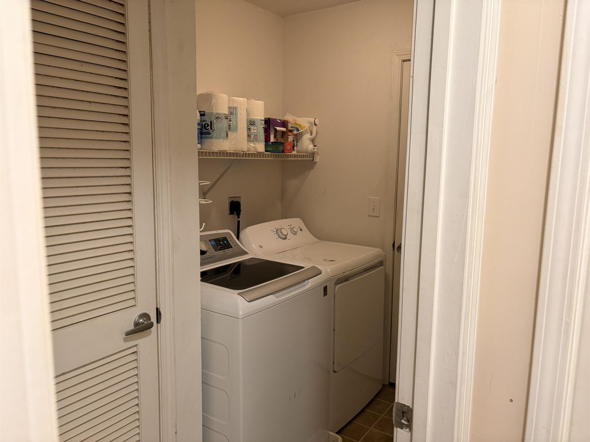 4990 Windsor Green Way Photo 29