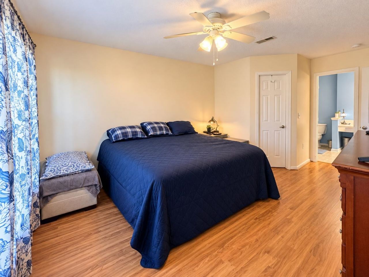 4990 Windsor Green Way Photo 9