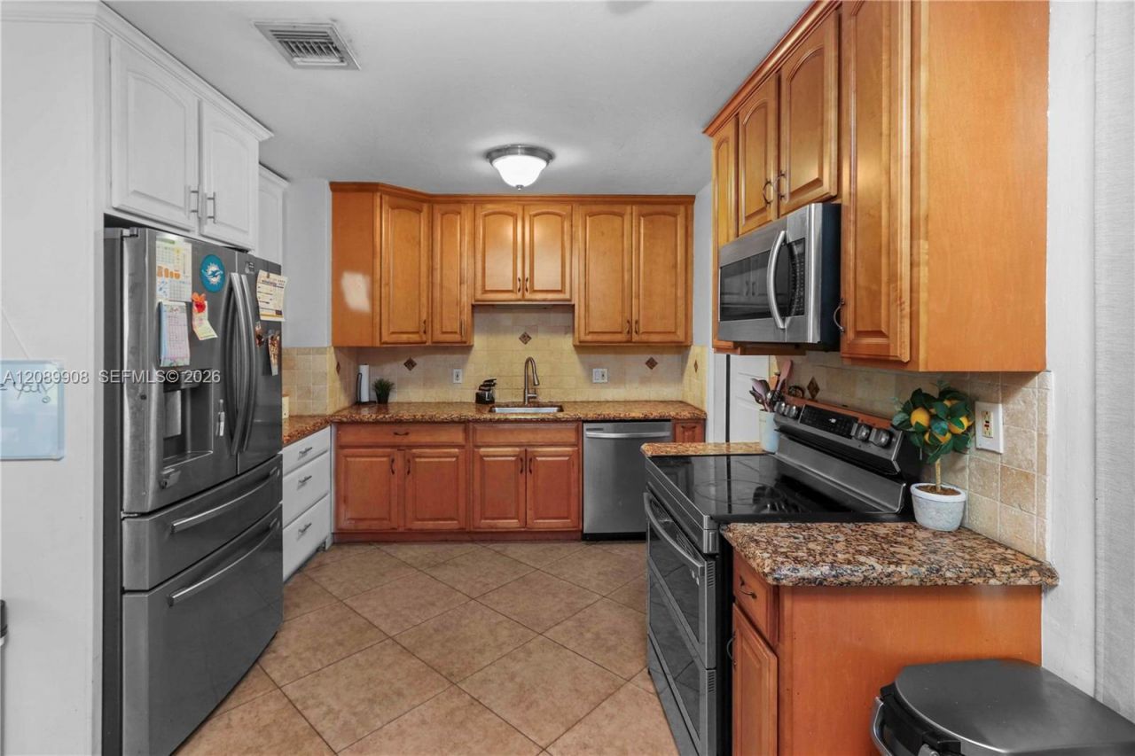 1221 NE 26th Ave , Pompano Beach, FL 33062 Photo