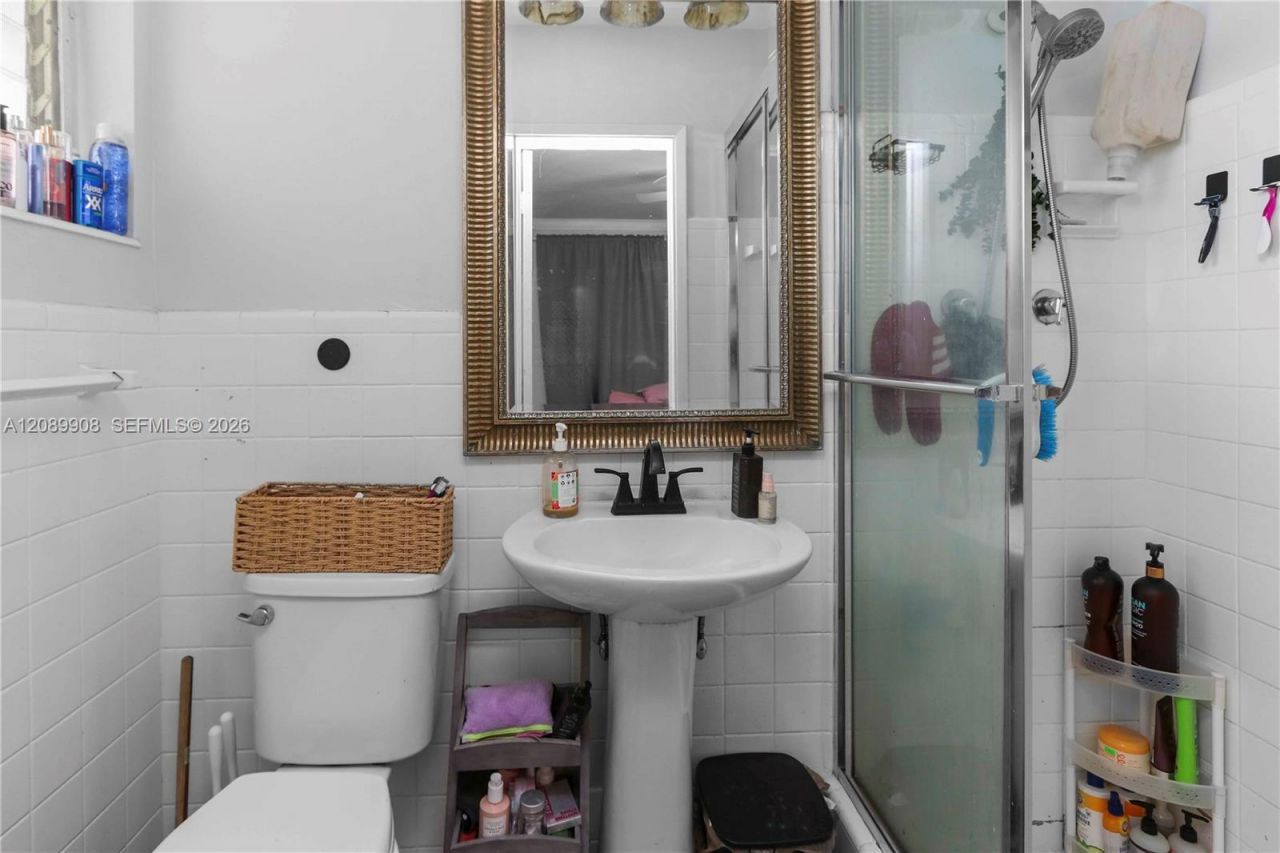 1221 NE 26th Ave , Pompano Beach, FL 33062 Photo