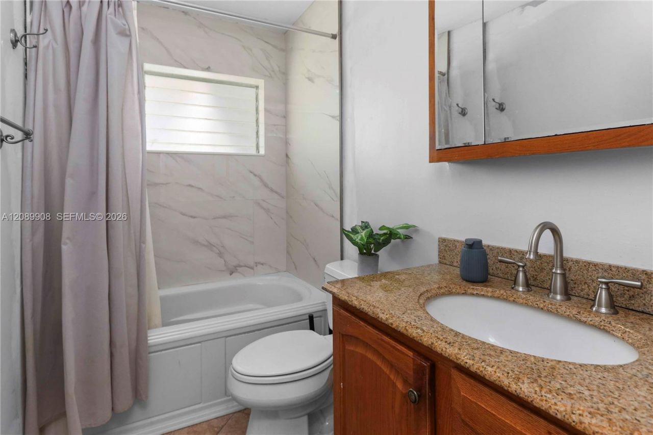 1221 NE 26th Ave , Pompano Beach, FL 33062 Photo